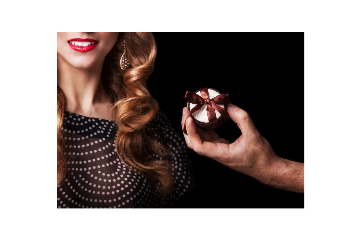 Pearls as an anniversary gift for a woman